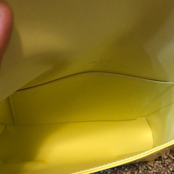 Monogram Yellow Vernis - Picture 11 of 12